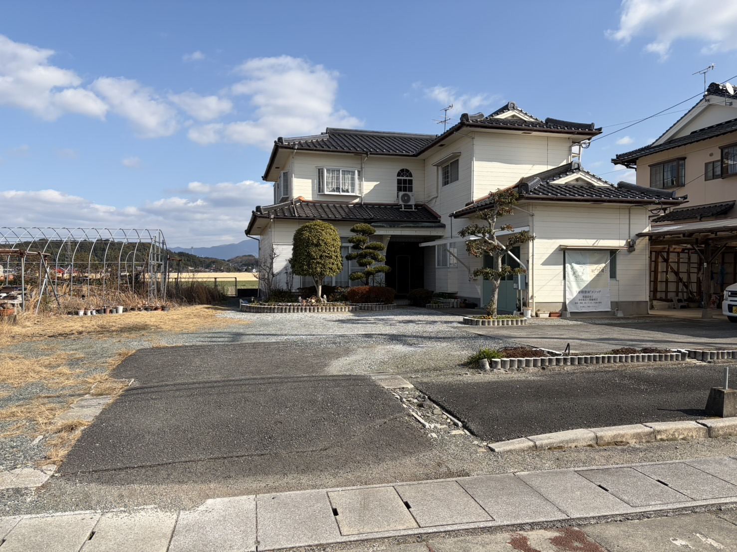 駐車場（入り口横のお客様専用スペース）